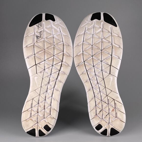 Nike Free RN Flyknit Women’s 6.5 Black White Athletic Running Shoes Sneakers GUC - Picture 4 of 9